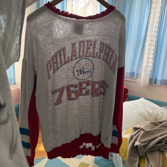 1980s thrashed vintage Philadelphia 76ers paper thin long sleeve sweatshirt